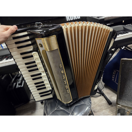 HOHNER Lucia IV P - Akordeon 96 basowy z futerałem i szelkami