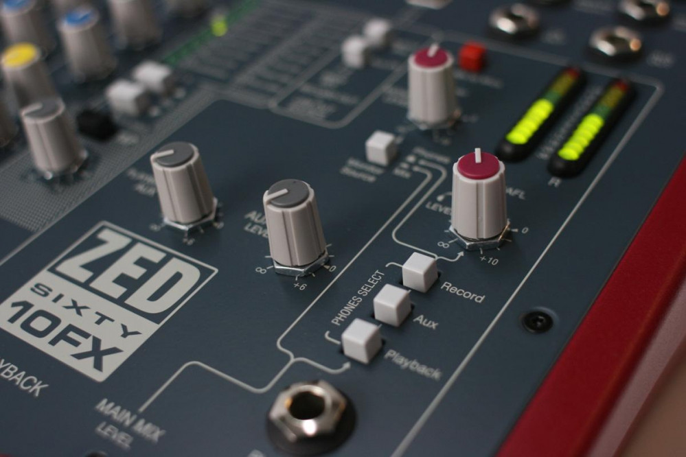 Allen&Heath ZED60 10FX mikser dźwięku z efektem