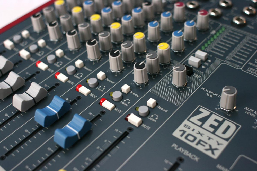 Allen&Heath ZED60 10FX mikser dźwięku z efektem
