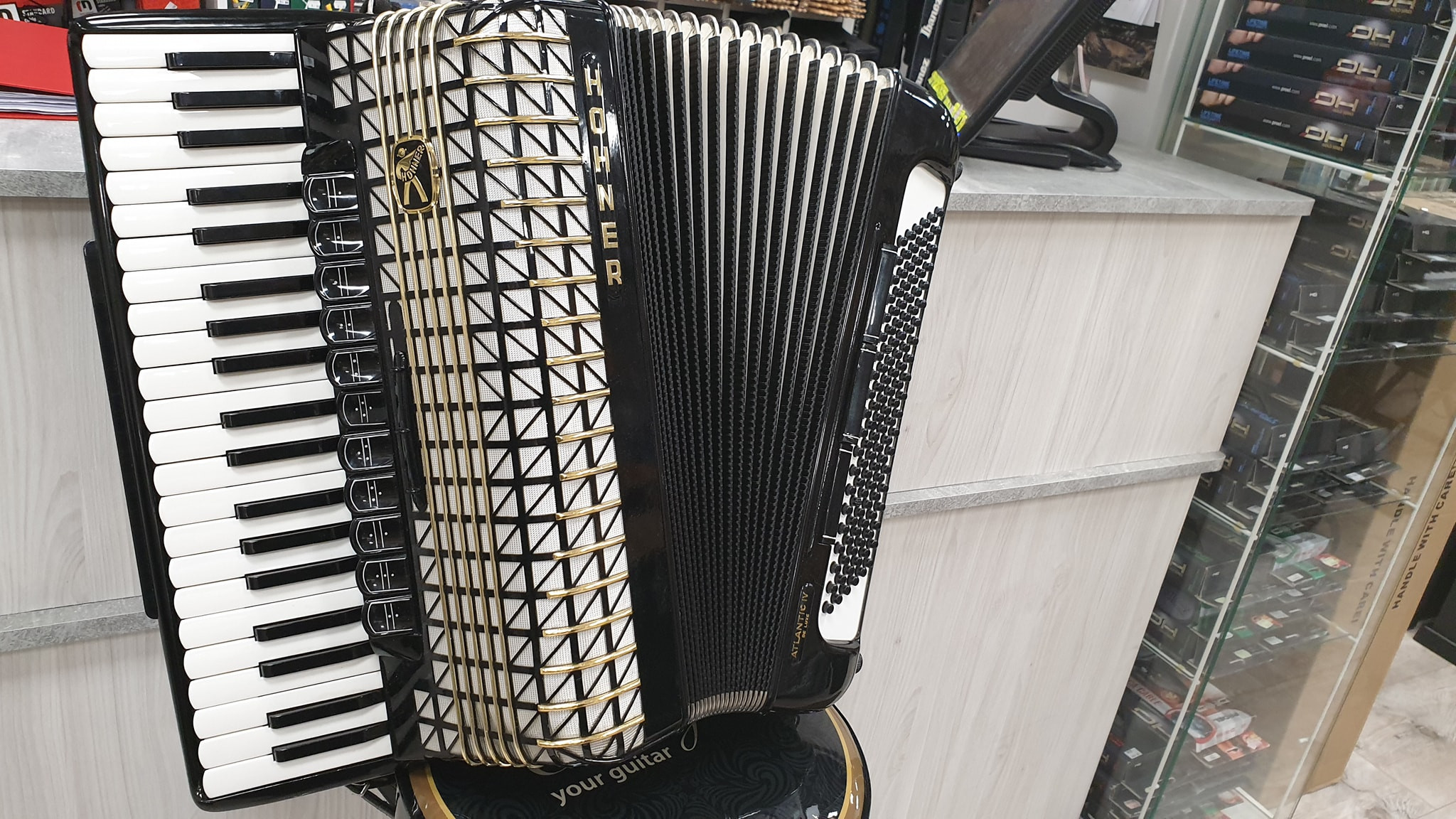 HOHNER ATLANTIC IV de Luxe - UŻYWANY - KOMIS