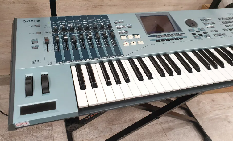 YAMAHA MOTIF XS7 - syntezator sampler + futerał