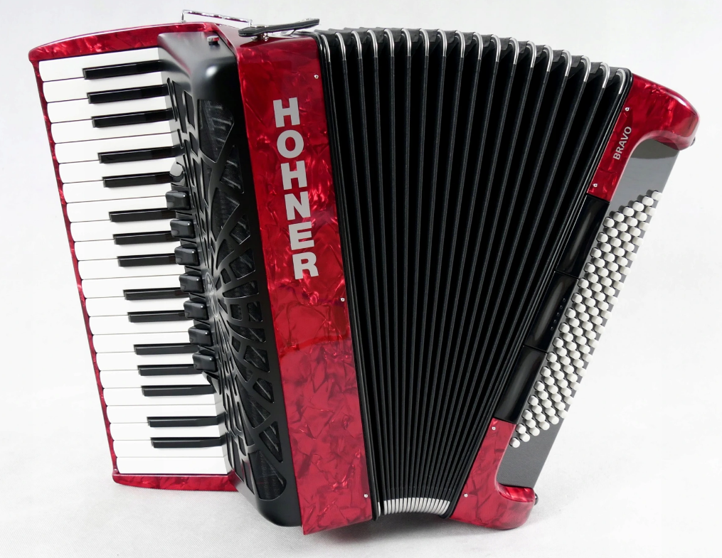 HOHNER BRAVO III 96 Akordeon 96-basowy czerwony z gig-bagiem w komplecie