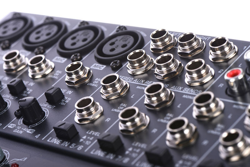 Behringer XENYX QX 1622 USB - mikser