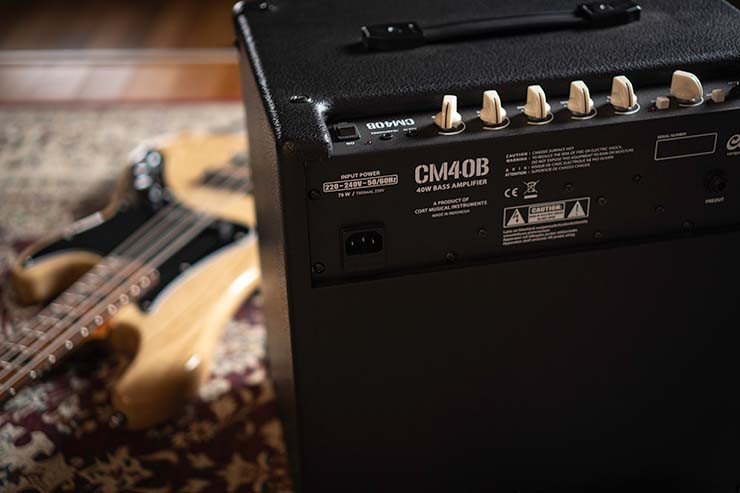 CORT CM40B - Kombo basowe 40 Watt