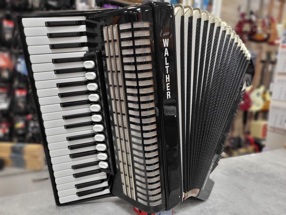 Walther Commodore 120 S - akordeon używany, 120 basowy, stan idealny