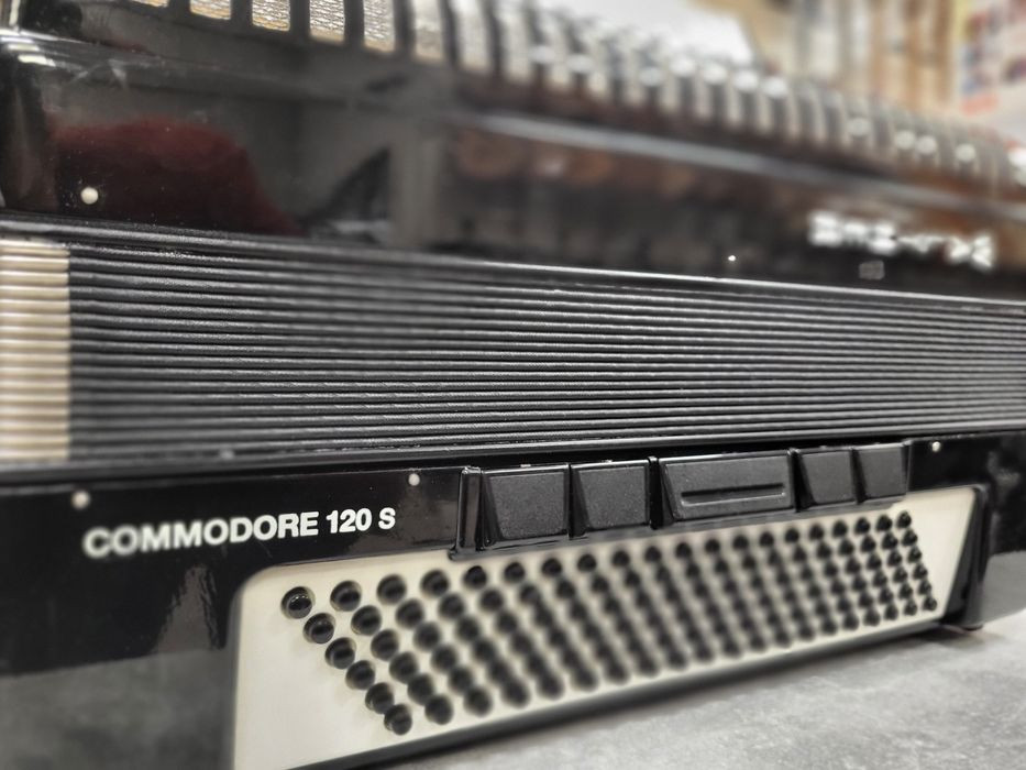 Walther Commodore 120 S - akordeon używany, 120 basowy, stan idealny