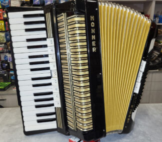 Hohner VERDI II - Akordeon 96 bas 3-chórowy dyskant, z futerałem i szelkami