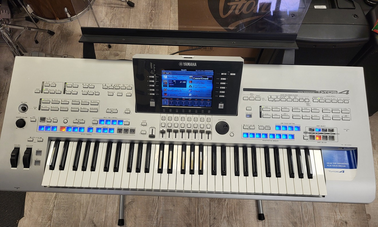 YAMAHA TYROS 4 - Profesjonalny aranżer, z dyskiem 250GB, pulpitem, pokrowcem + STYLE
