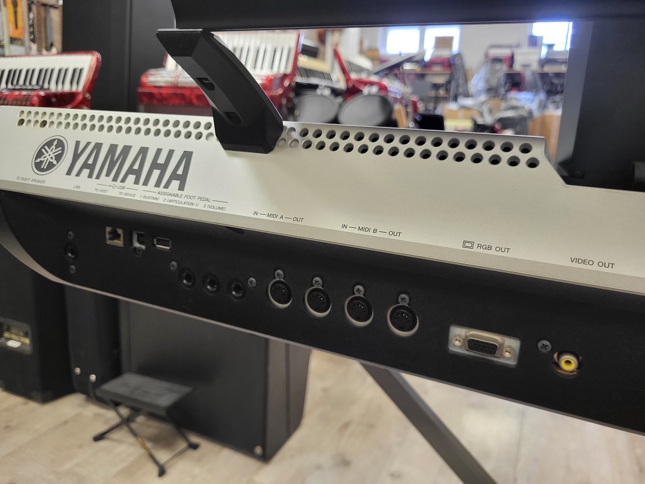 YAMAHA TYROS 4 - Profesjonalny aranżer, z dyskiem 250GB, pulpitem, pokrowcem + STYLE