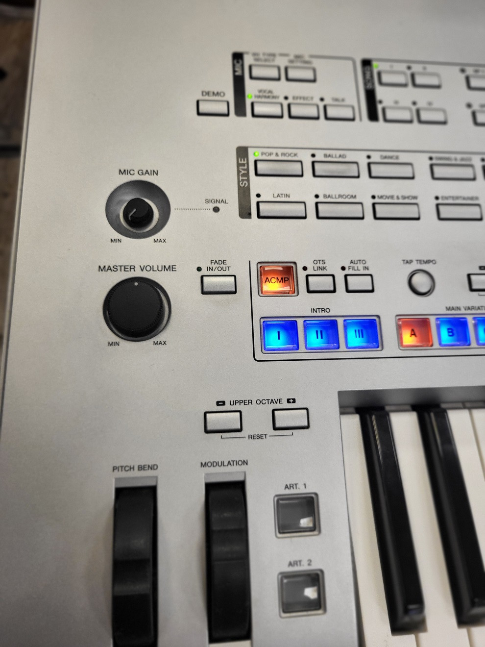 YAMAHA TYROS 4 - Profesjonalny aranżer, z dyskiem 250GB, pulpitem, pokrowcem + STYLE
