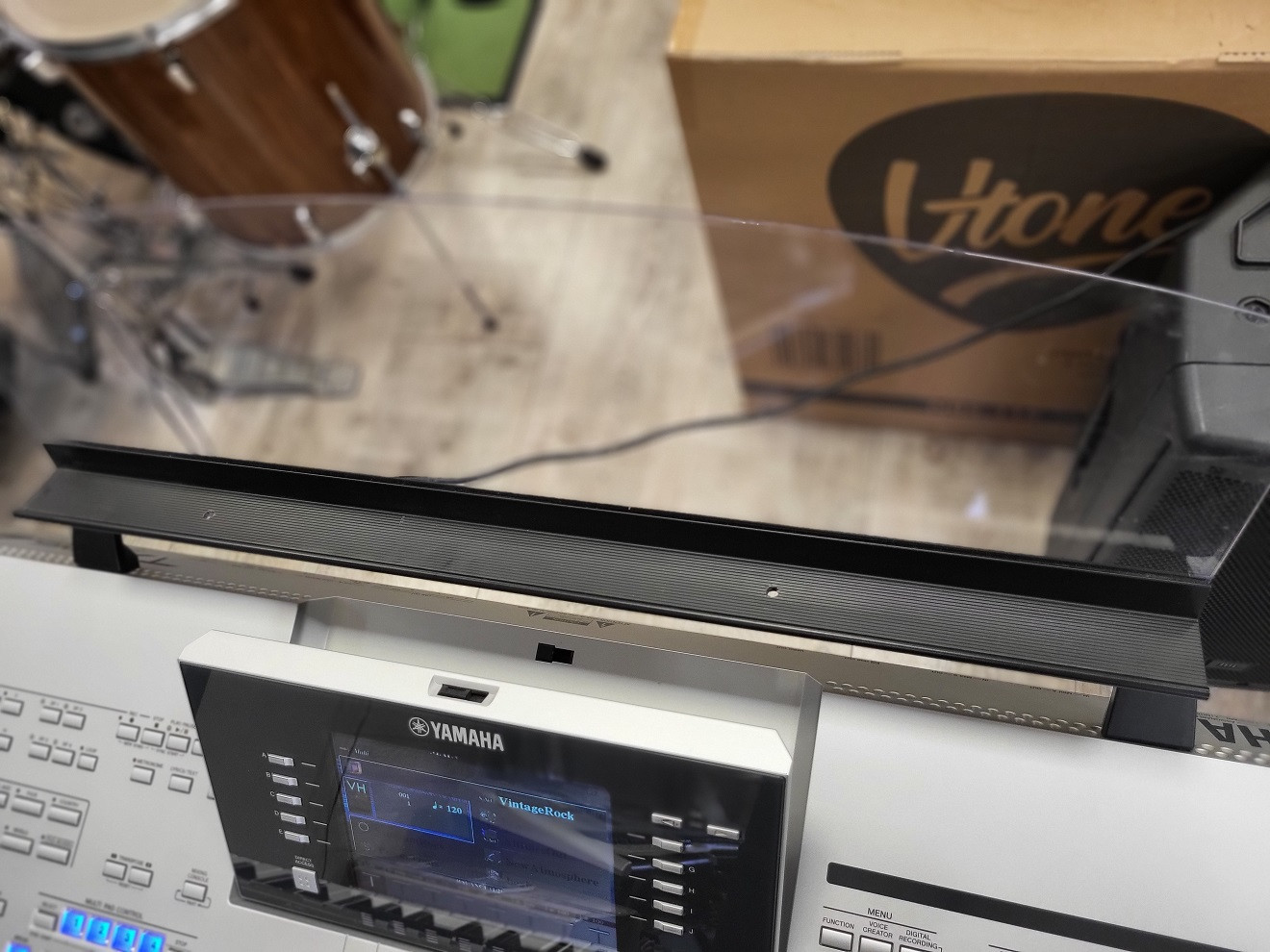 YAMAHA TYROS 4 - Profesjonalny aranżer, z dyskiem 250GB, pulpitem, pokrowcem + STYLE